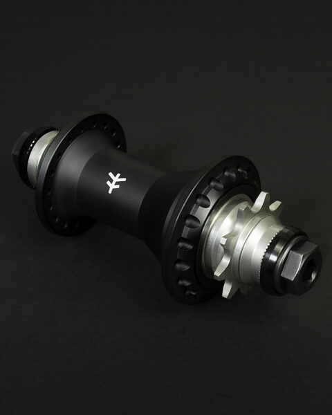 FlyBikes MAGNETO REAR GUB CRMO 9T FEMALE